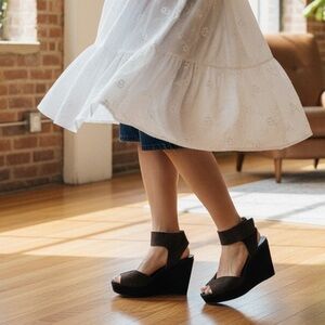 PEDRO GARCIA Tenley Ankle Strap Platform Wedge 36